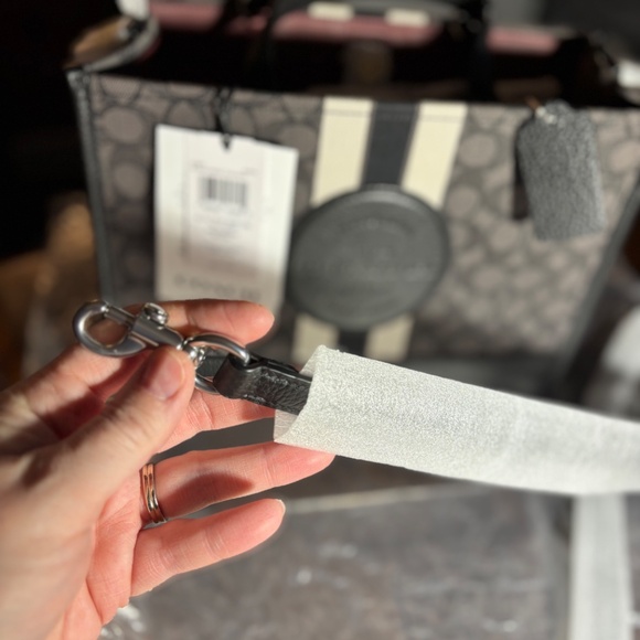 NWT Coach Dempsey Signature Jacquard Carryall- Shoulder Bag/Crossbody - Picture 14 of 16